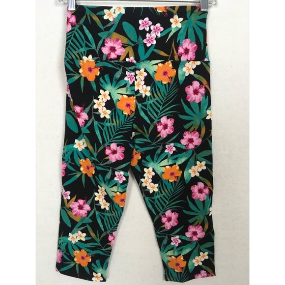 No Boundaries Capri Leggings Size XS Black w Tropical Pink Orange Flowers New - Picture 2 of 14